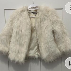 Jennifer Lopez white faux fur jacket!
